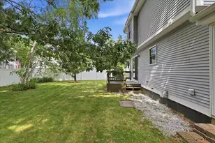 36 Wildwood St, Manchester, NH 03103 - Photo 13