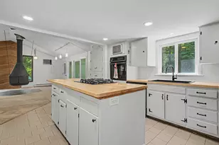 42 Sherburne Rd, Lee, NH 03861 - Photo 5