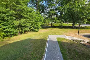 9 Louise Dr, Litchfield, NH 03052 - Photo 17