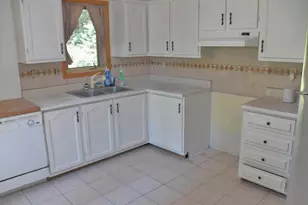 25 Woodlawn Ave, Hillsboro, NH 03244 - Photo 5