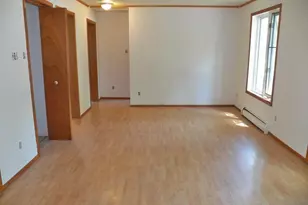 25 Woodlawn Ave, Hillsboro, NH 03244 - Photo 9