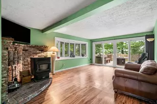 37 N Mast St, Goffstown, NH 03045 - Photo 9