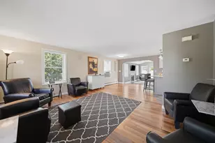 14 Brittany Cir, Pembroke, NH 03275 - Photo 5