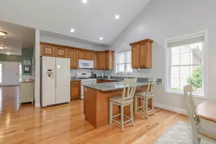 39 Morrison Dr, Londonderry, NH 03053 - Photo 9
