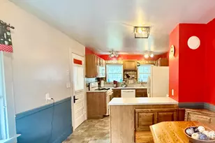 27 Ainsworth Rd, Claremont, NH 03743 - Photo 7