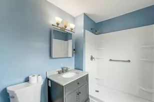 66 Ash St, Manchester, NH 03104 - Photo 35
