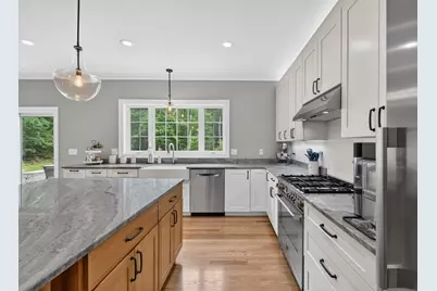 21 Walnut Hill Drive, Hooksett, NH 03106 - Photo 11