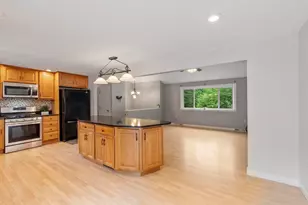113 Newton Rd, Plaistow, NH 03865 - Photo 9
