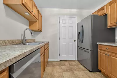 65 Fordway Ext Boulevard #202, Derry, NH 03038 - Photo 7