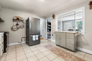 60 Crescent St, Laconia, NH 03246 - Photo 5