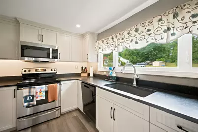 306 Phillip Street, Manchester, NH 03102 - Photo 7