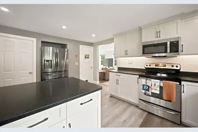 306 Phillip Street, Manchester, NH 03102 - Photo 9