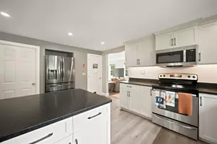 306 Phillip St, Manchester, NH 03102 - Photo 9