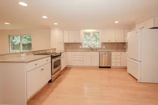 20 Wheaton Dr, Pelham, NH 03076 - Photo 13