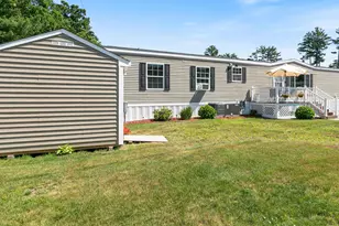 29 Lowell Rd, Salem, NH 03079 - Photo 3