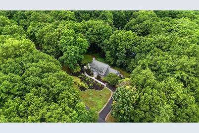 11 Montgomery Farm Road, Derry, NH 03038 - Photo 3