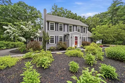 11 Montgomery Farm Road, Derry, NH 03038 - Photo 7
