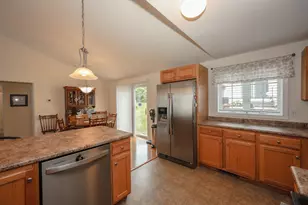 8 Cedar St, Hooksett, NH 03106 - Photo 9