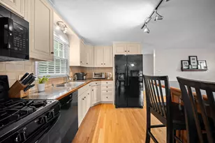 19 Baymeadow Dr, Nashua, NH 03063 - Photo 7