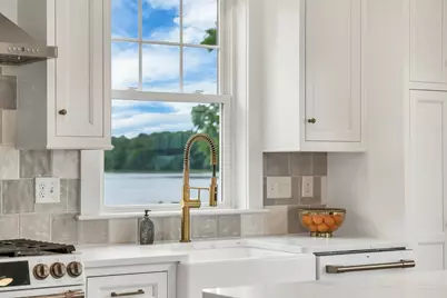 8 Heaphy Lane, Dover, NH 03820 - Photo 9