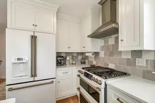 8 Heaphy Ln, Dover, NH 03820 - Photo 9