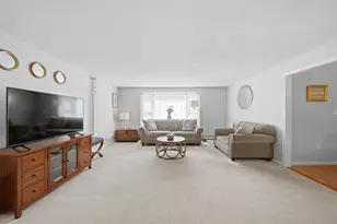 22 Hazelnut Ln, Londonderry, NH 03053 - Photo 5
