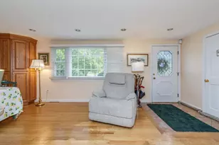 9 Severance Dr, Londonderry, NH 03053 - Photo 5