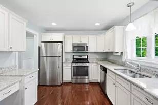 19 Furnival Rd, Nashua, NH 03064 - Photo 5