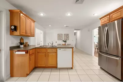 110 Maybrook Avenue, Manchester, NH 03102 - Photo 15
