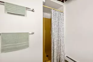 110 Maybrook Ave, Manchester, NH 03102 - Photo 33