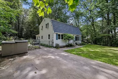 11 Hartson Circle, Hudson, NH 03051 - Photo 3