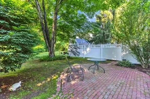 555 Straw Hill Rd, Manchester, NH 03104 - Photo 7