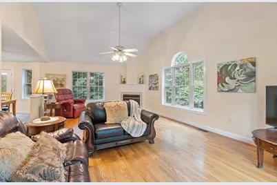 79 Wyndridge Circle, Pelham, NH 03076 - Photo 3