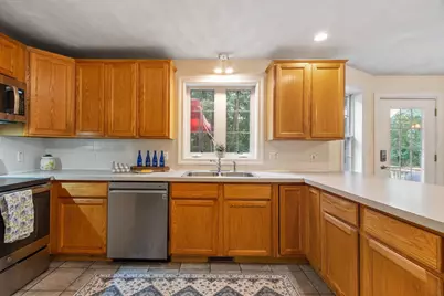 79 Wyndridge Circle, Pelham, NH 03076 - Photo 9
