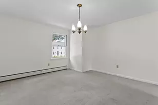10 Colonial Cir, Hampton, NH 03842 - Photo 17
