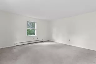 10 Colonial Cir, Hampton, NH 03842 - Photo 15