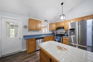 21 Evergreen Dr, Goffstown, NH 03045 - Photo 5