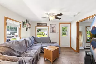 31 Hillside Ave, Derry, NH 03038 - Photo 7