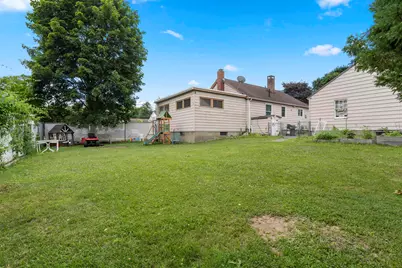 75 Dickey Street, Manchester, NH 03102 - Photo 7