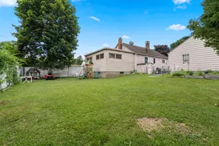 75 Dickey St, Manchester, NH 03102 - Photo 7
