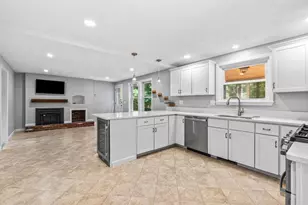 20 French Ct, Merrimack, NH 03054 - Photo 9