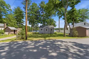 32 N Shr Rd, Sandown, NH 03873 - Photo 3
