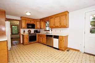 12 Anne Dr, Hampstead, NH 03841 - Photo 9