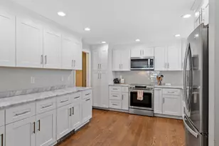 25 Sawyer Ave, Atkinson, NH 03811 - Photo 9