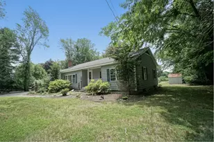 224 Haverhill Rd, Chester, NH 03036 - Photo 9