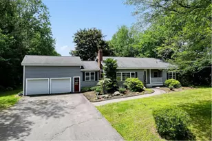 224 Haverhill Rd, Chester, NH 03036 - Photo 3