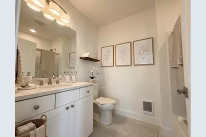 Unit 100 903 Union Avenue #100, Laconia, NH 03246 - Photo 5