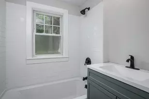 30 Dawson Ave, Manchester, NH 03104 - Photo 35