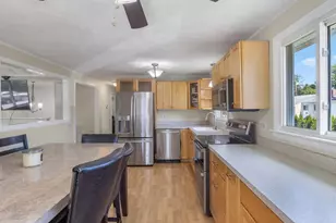 124 Claire St, Manchester, NH 03103 - Photo 9