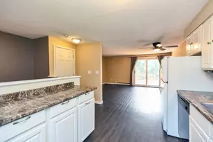 901 Mammoth Rd, Manchester, NH 03104 - Photo 7